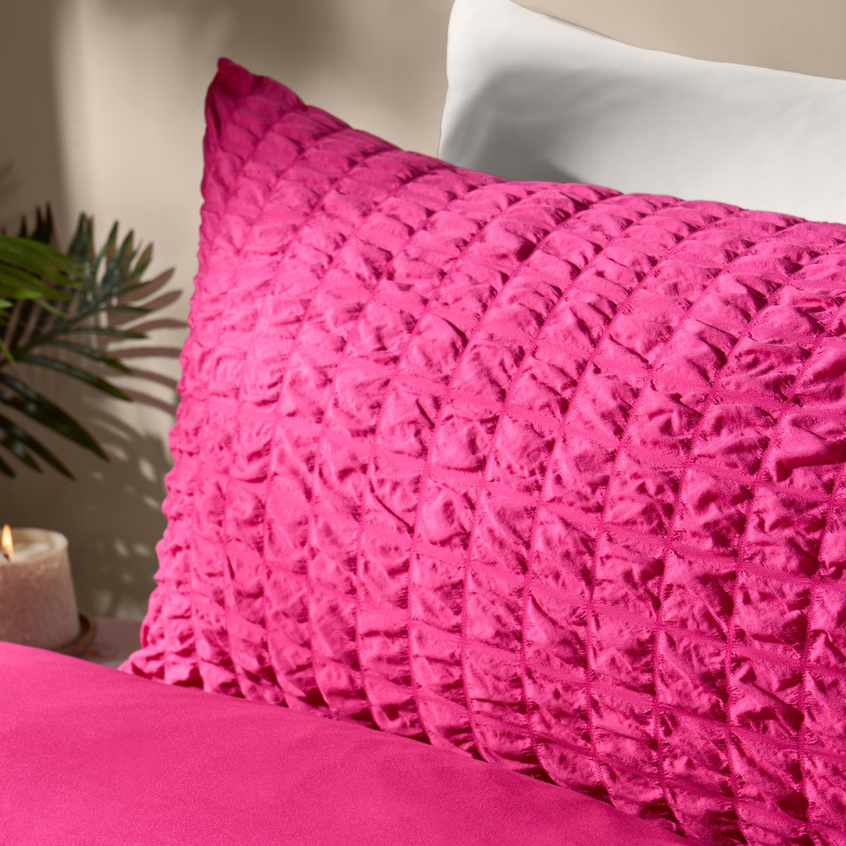 OHS Geometric Seersucker Duvet Cover Set, Hot Pink - Single>