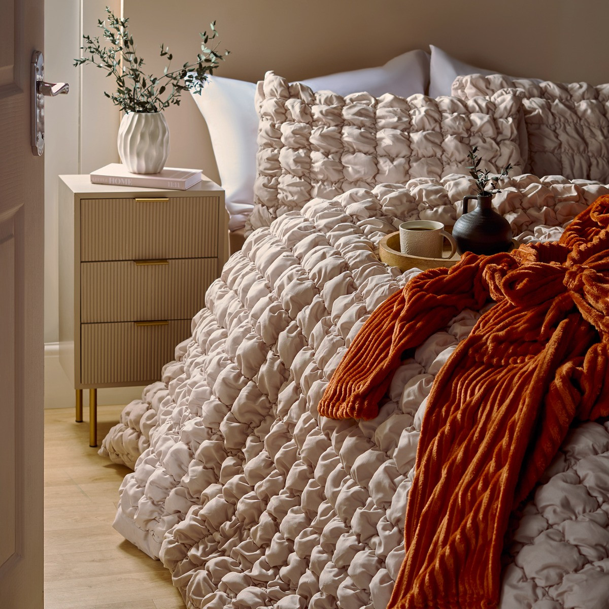 OHS Quilted Seersucker Duvet Cover Set, Natural - Super King>