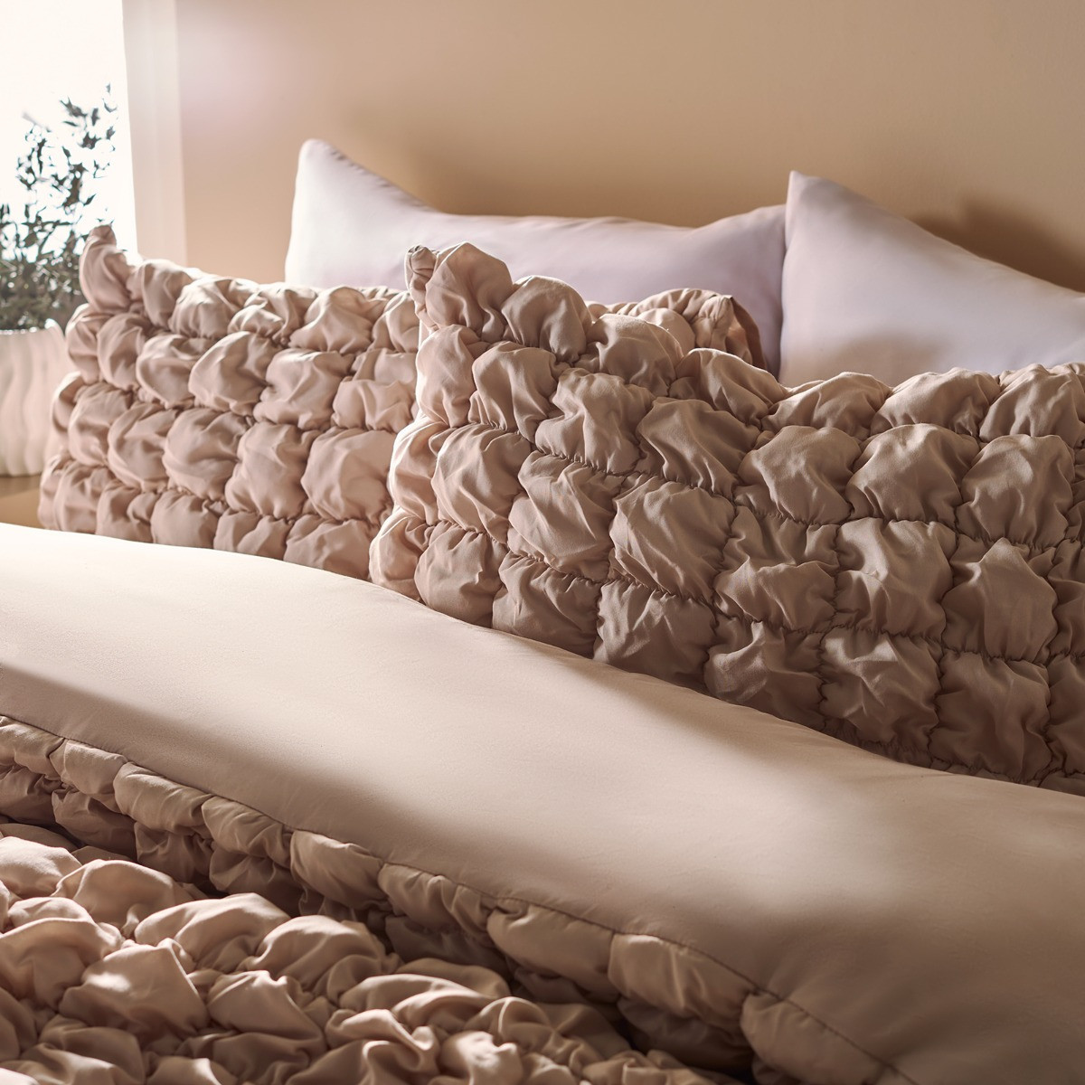 OHS Quilted Seersucker Duvet Cover Set, Natural - Super King>