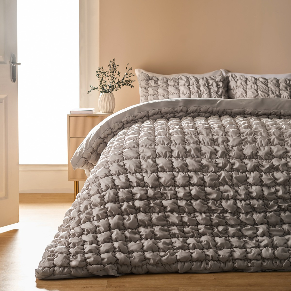 OHS Quilted Seersucker Duvet Cover Set - Natural>