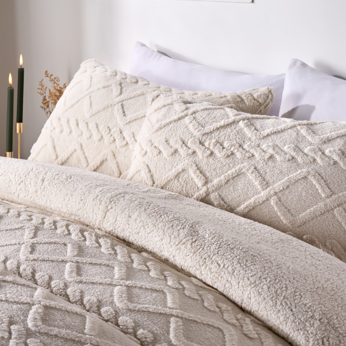 OHS Coverless Cable Knit 10.5 Tog Duvet Set - Cream>