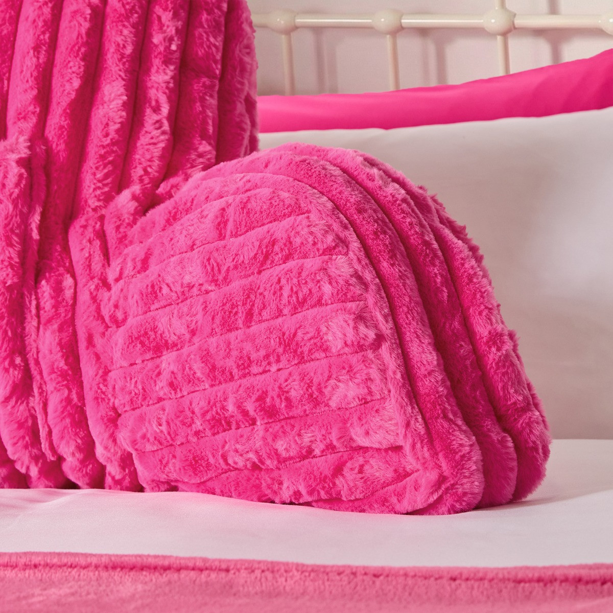 OHS Ribbed Faux Fur Cuddle Cushion with Heatable Pocket - Pink>