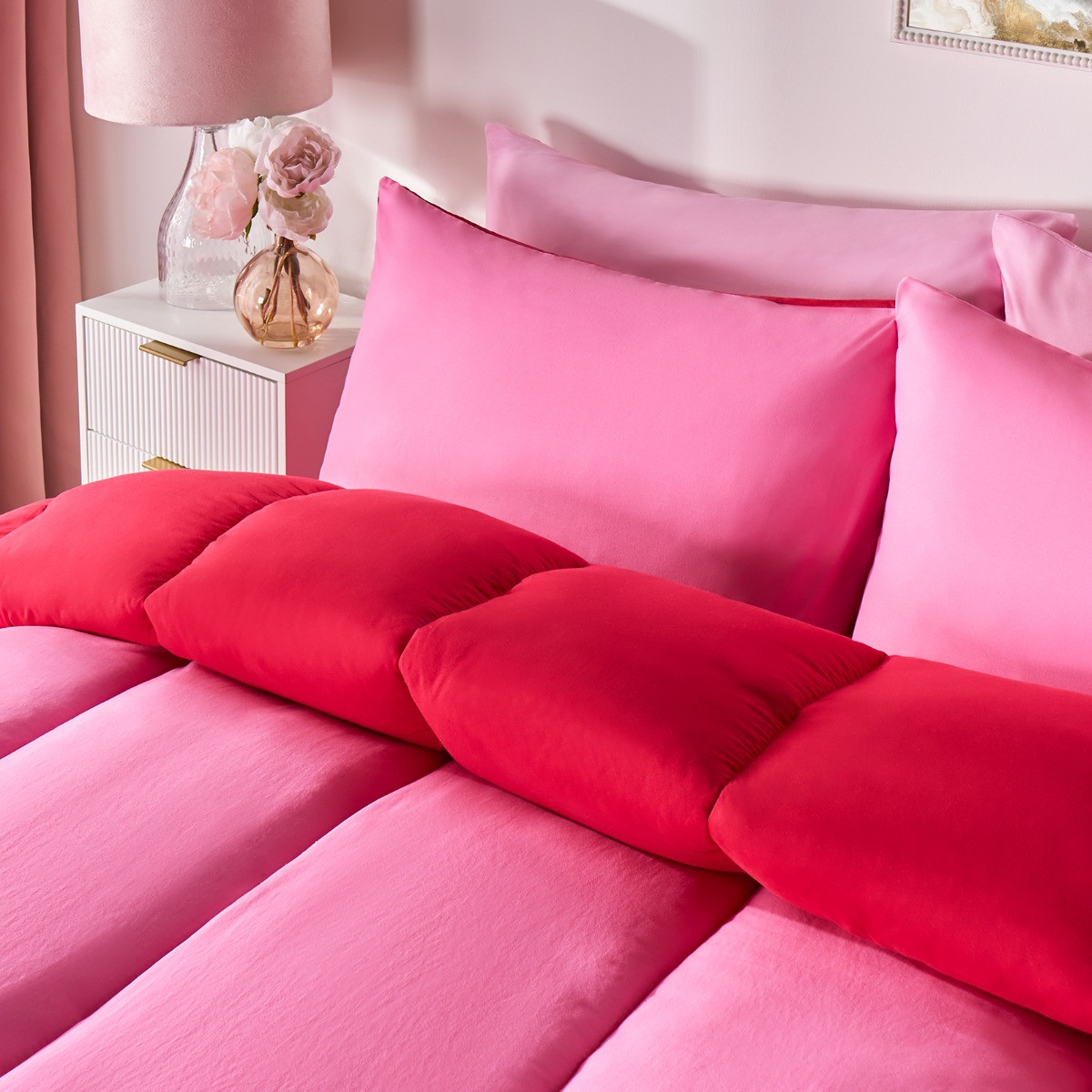 OHS Coverless 10.5 Tog Reversible Duvet Set, Hot Pink/Red - Double>