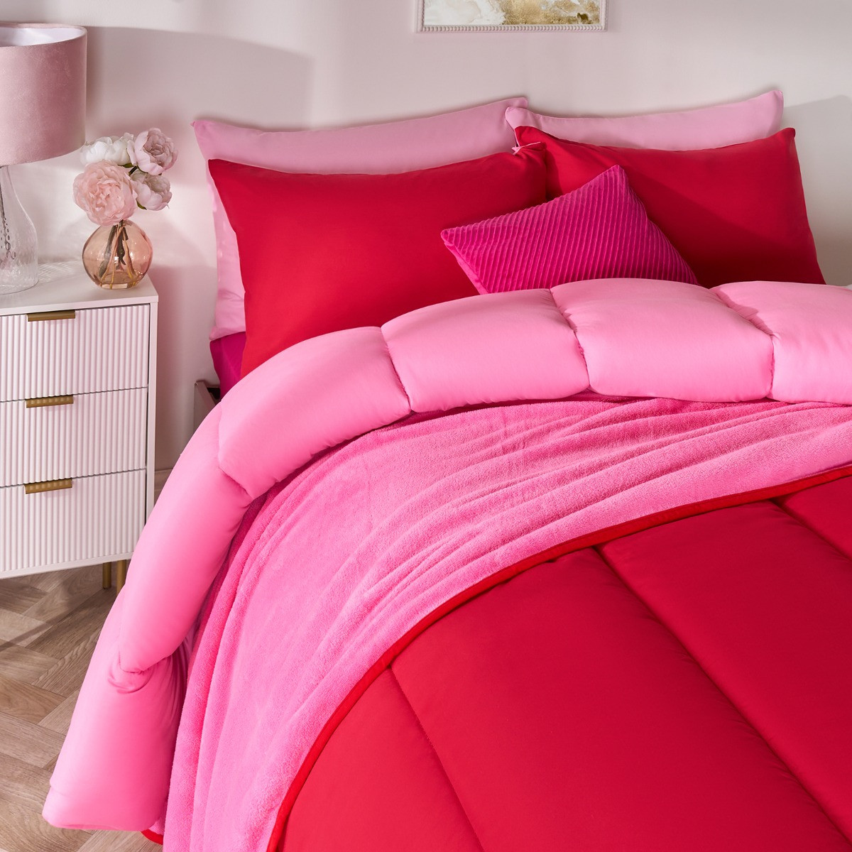 OHS Coverless 10.5 Tog Reversible Duvet Set - Hot Pink/Red>