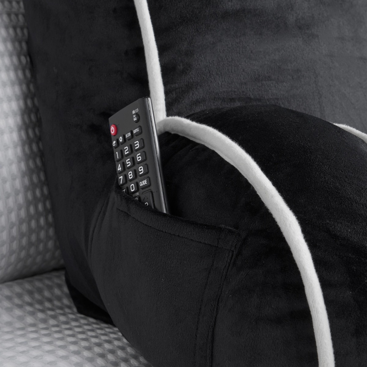 OHS Piped Edge Cuddle Cushion With Head Rest - Black>