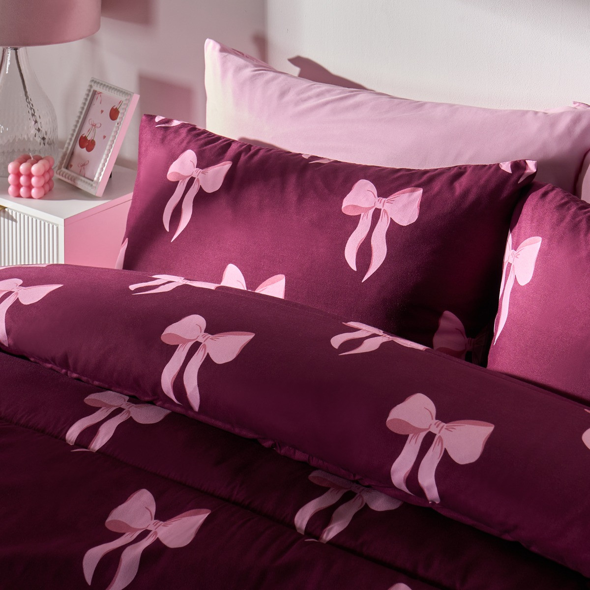 OHS Bow Print Coverless 10.5 Tog Duvet Set, Burgundy - Single>