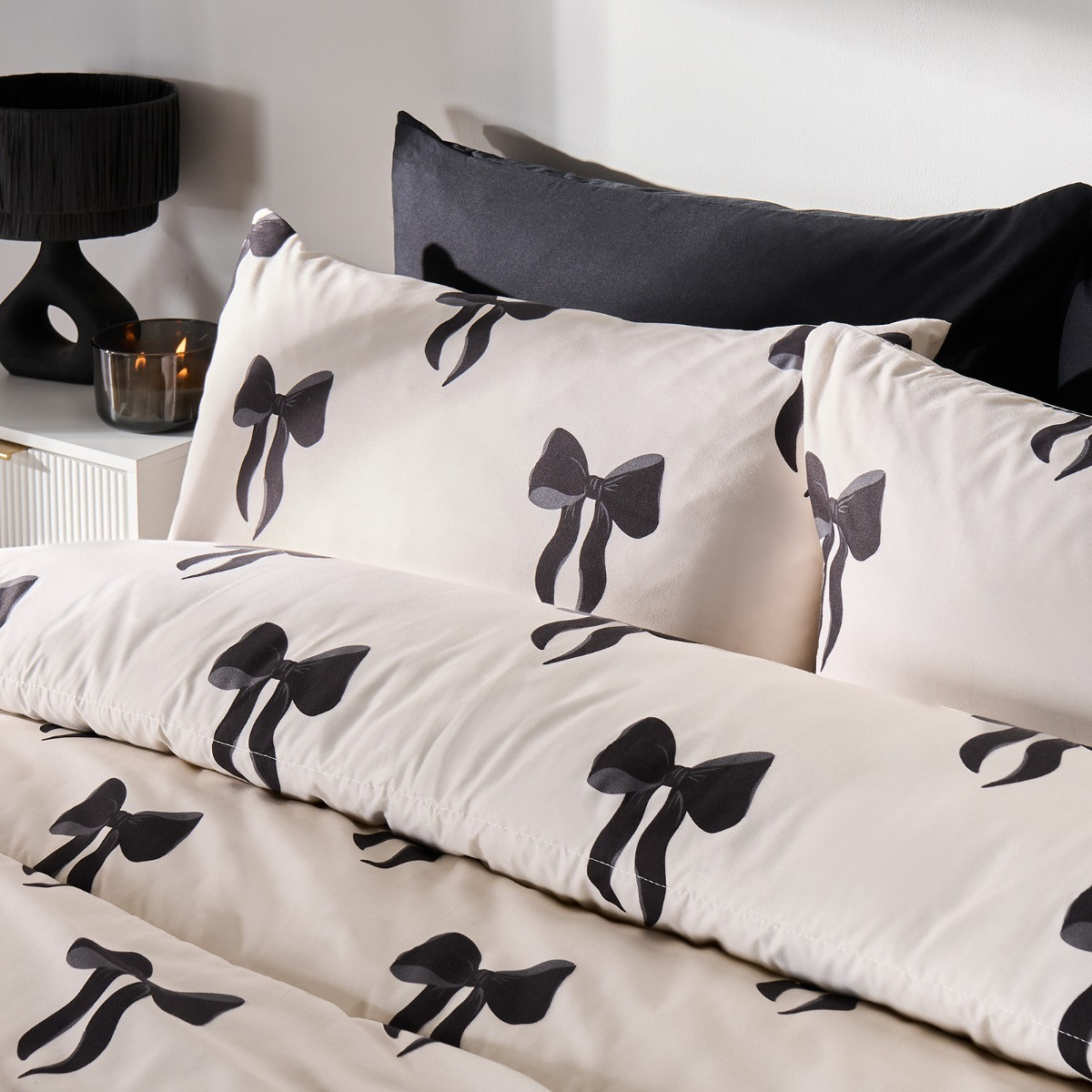 OHS Bow Print Coverless 10.5 Tog Duvet Set - Monochrome>