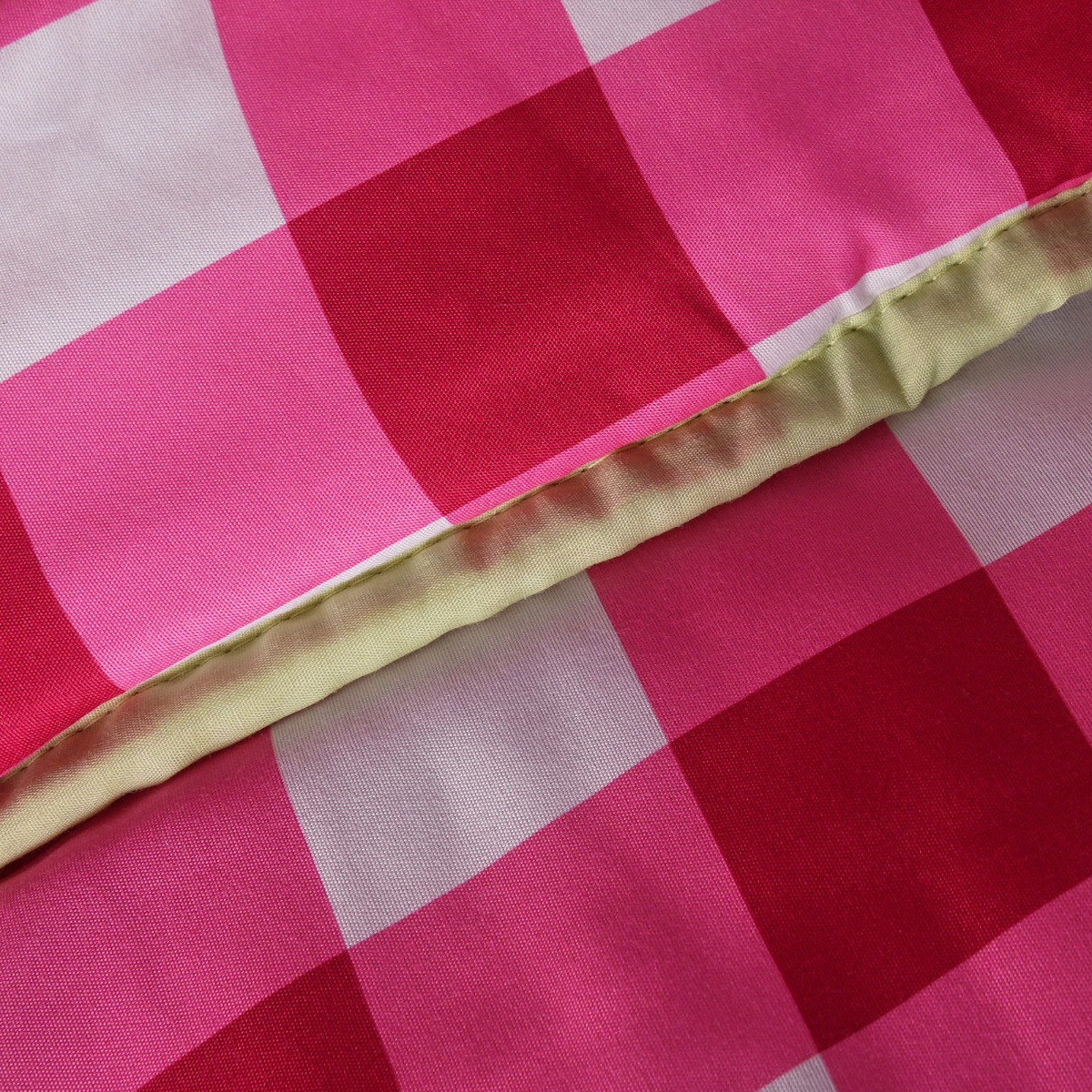 OHS Cherry Gingham Quilted Coverless 7.5 Tog Duvet Set - Red>