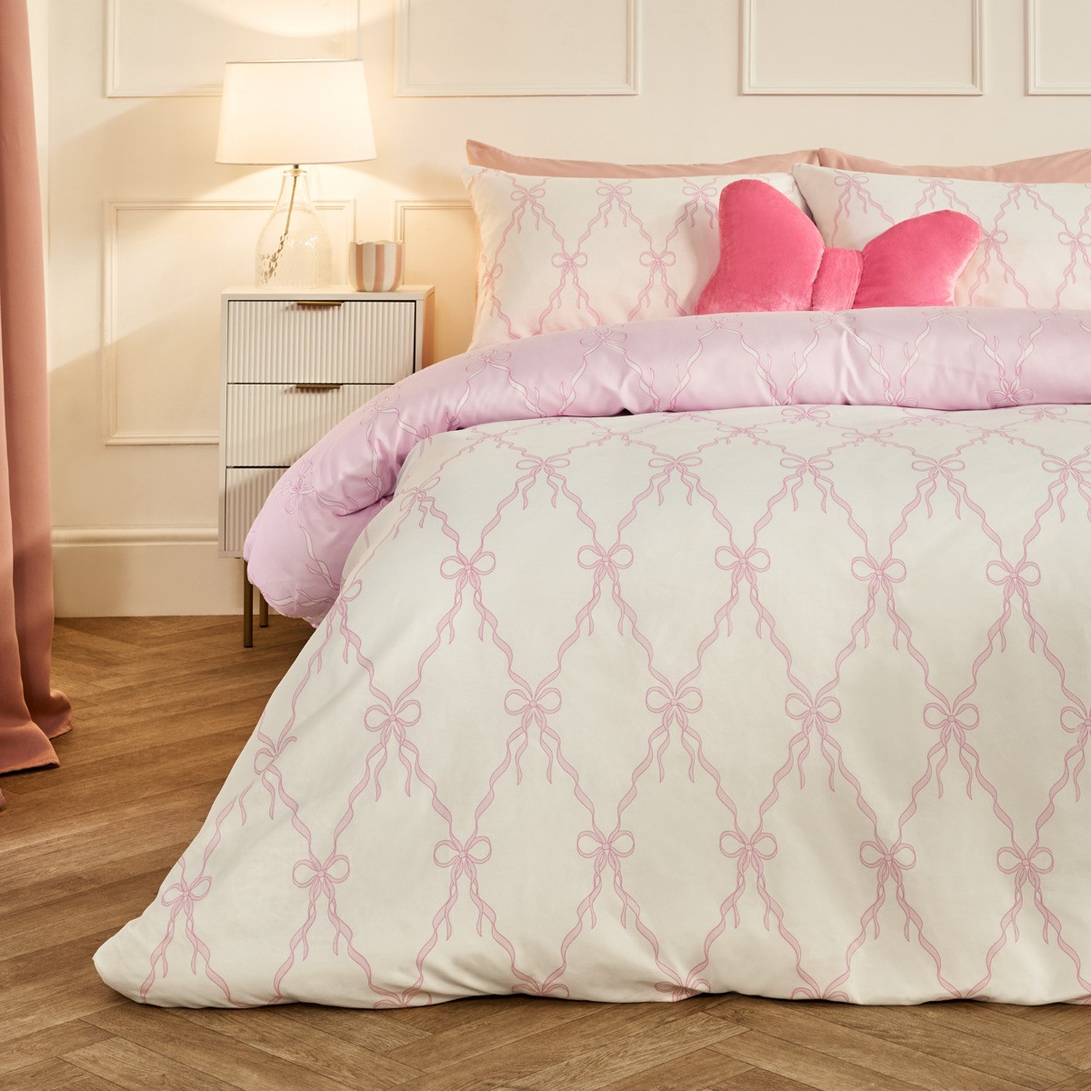 OHS Bow Ribbon Print Reversible Duvet Cover Set - Pink/White>