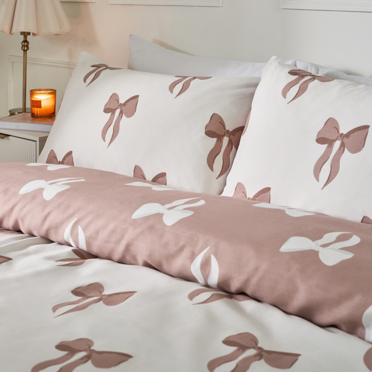 OHS Bow Print Reversible Duvet Cover Set, Ivory/Natural - King>