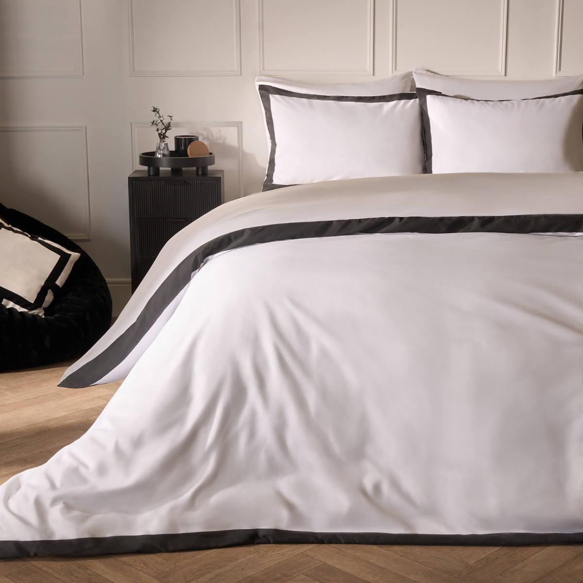 OHS Contrast Border Duvet Cover Set, White/Charcoal - Double>
