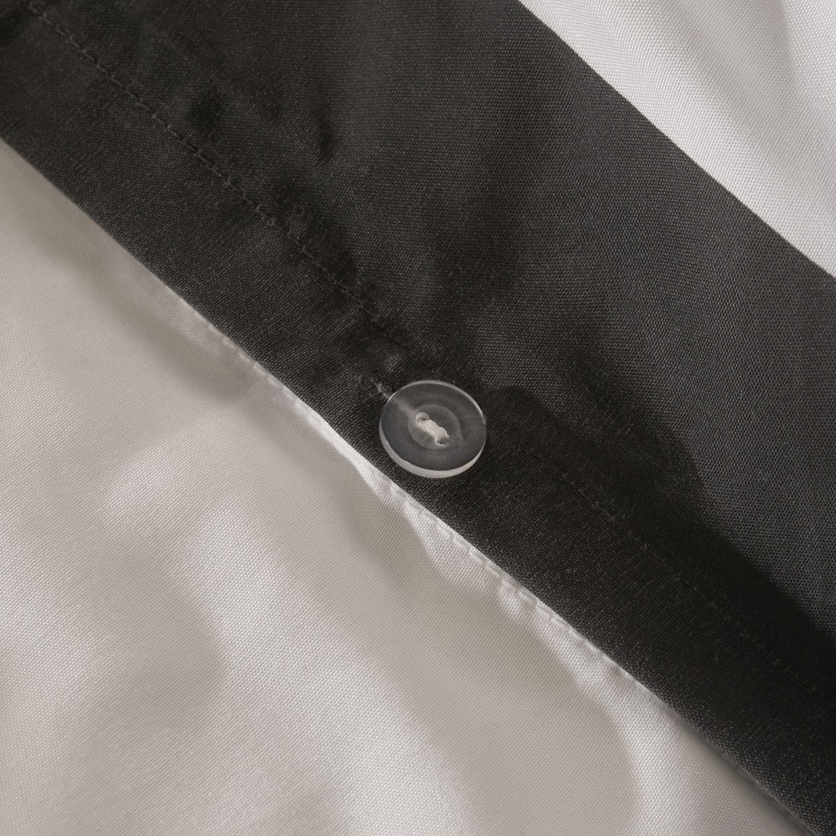 OHS Contrast Border Duvet Cover Set - White/Charcoal>