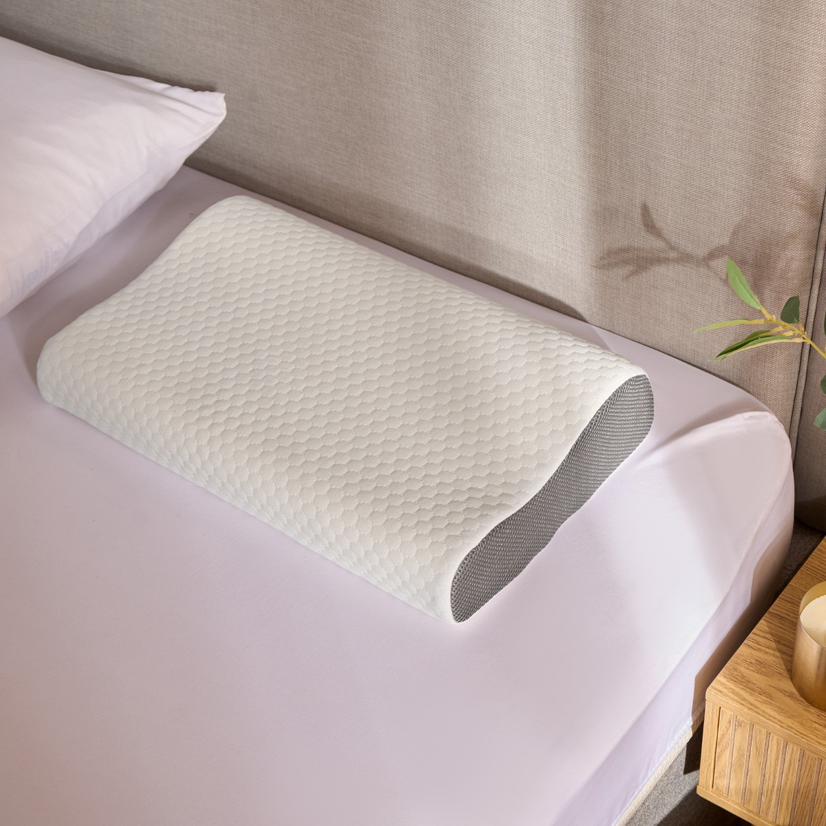 OHS Contour Memory Foam Pillow - White>