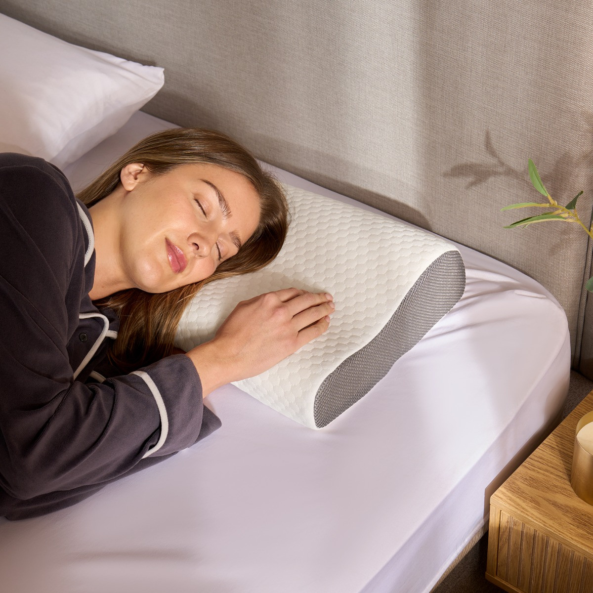 OHS Contour Memory Foam Pillow - White>