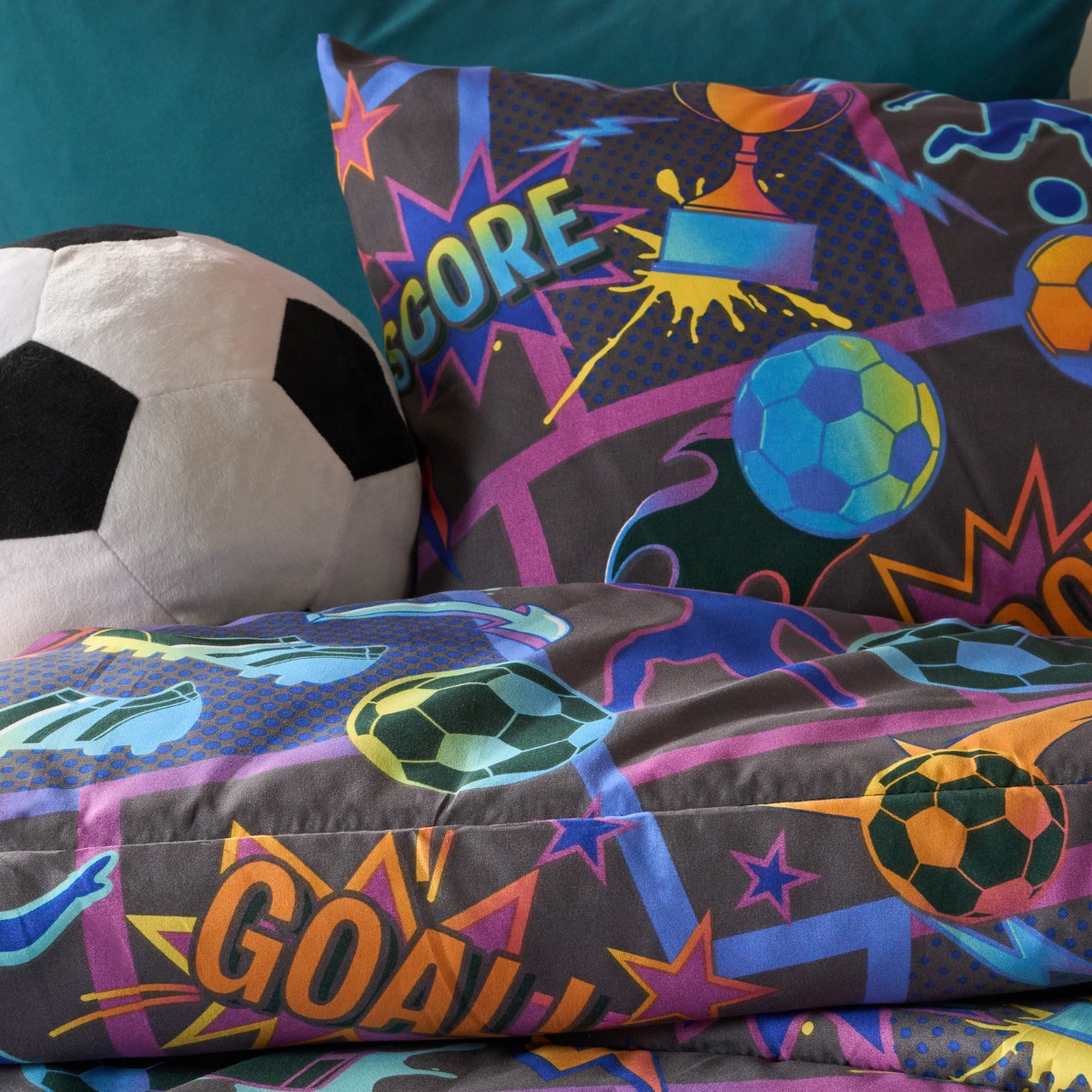 OHS Football Comic Coverless 10.5 Tog Duvet Set, Multi - Single>
