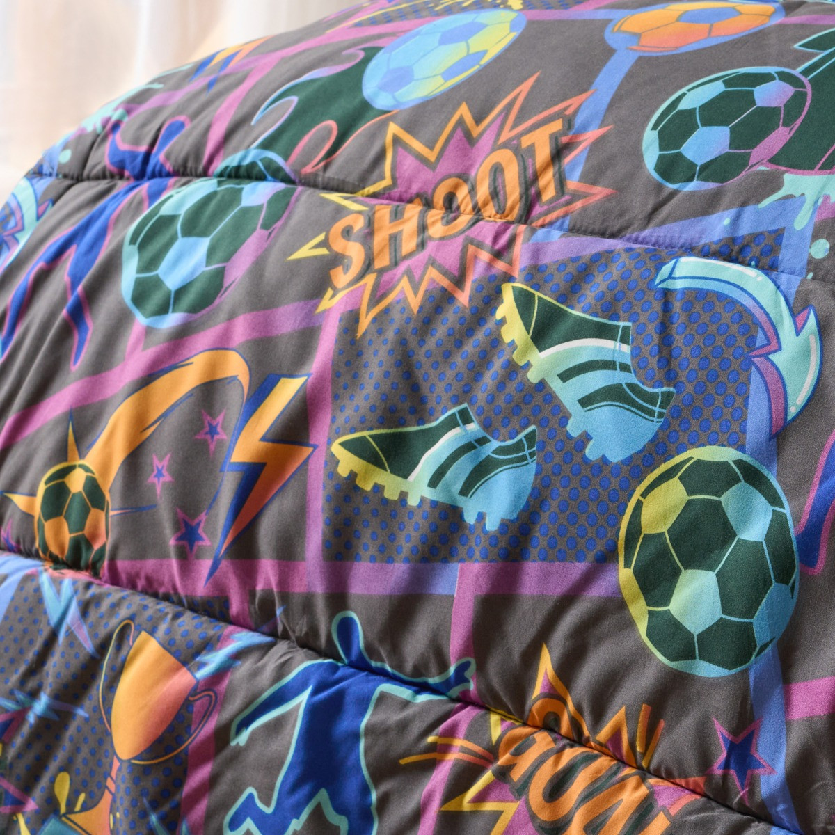 OHS Football Comic Coverless 10.5 Tog Duvet Set, Multi - Single>