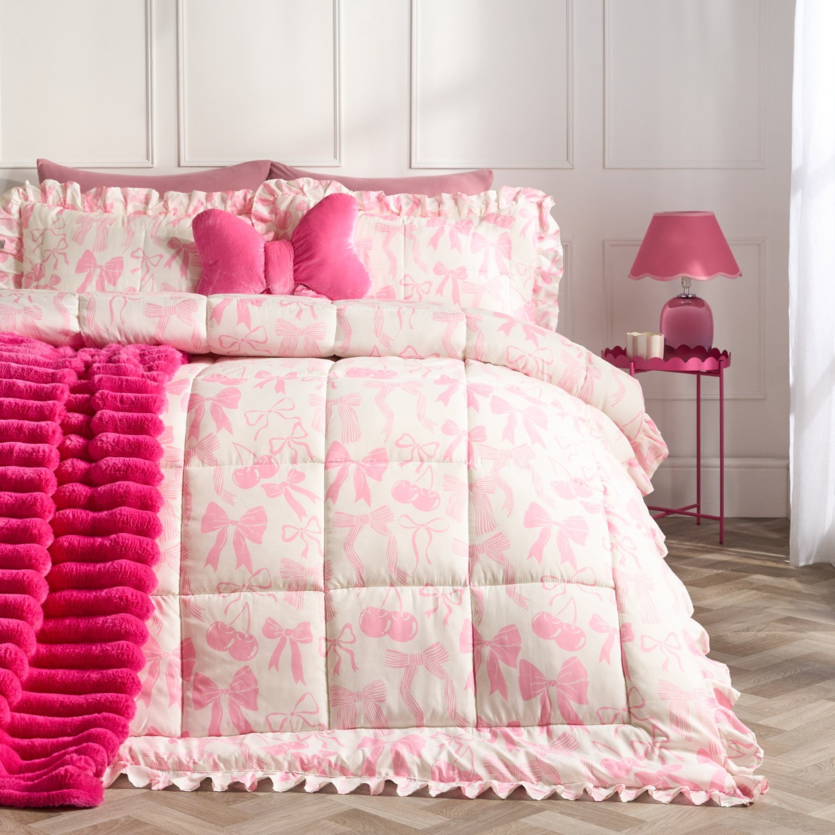 OHS Bow Print Frill Edge Coverless 7.5 Tog Duvet Set, Pink - King>