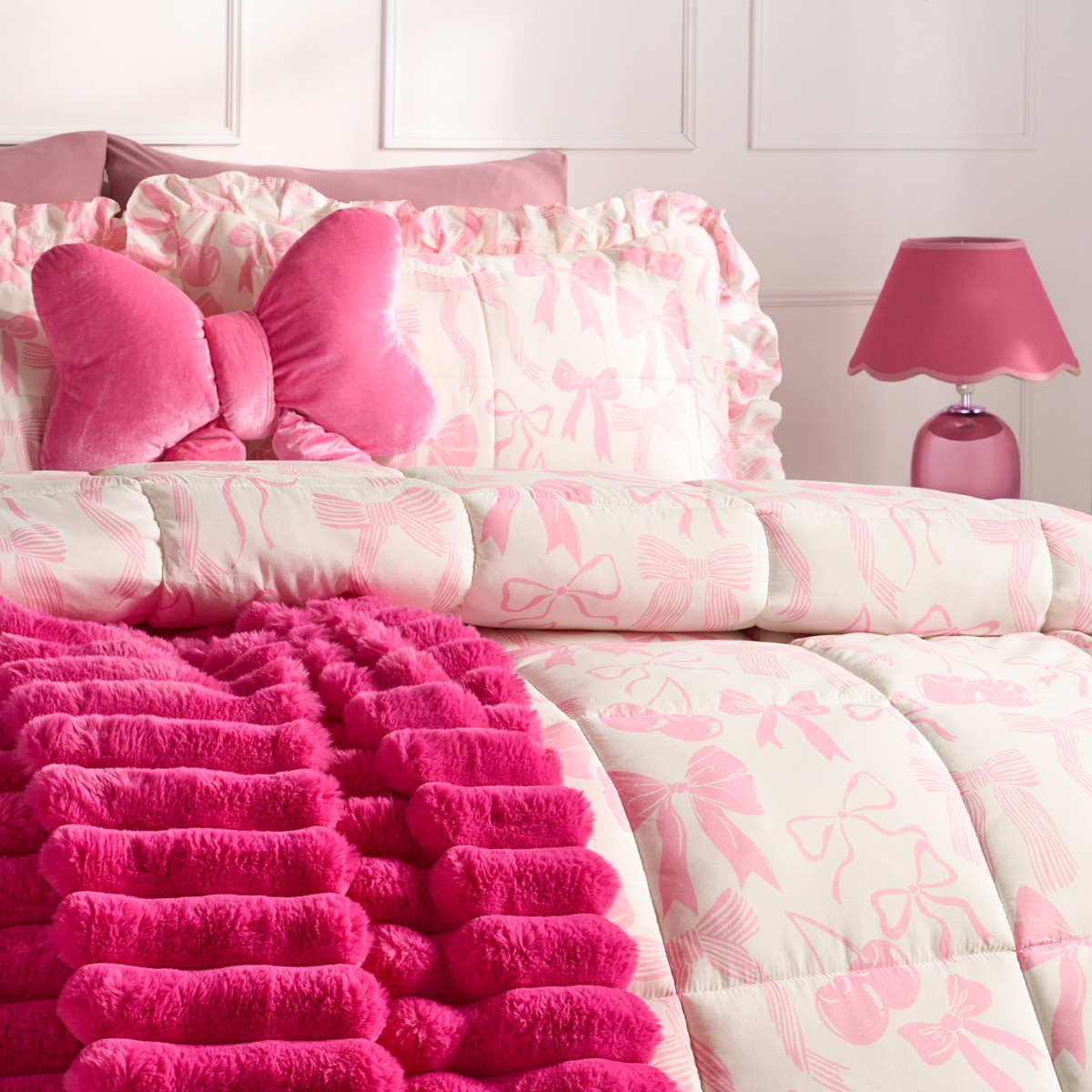 OHS Bow Print Frill Edge Coverless 7.5 Tog Duvet Set, Pink - King>