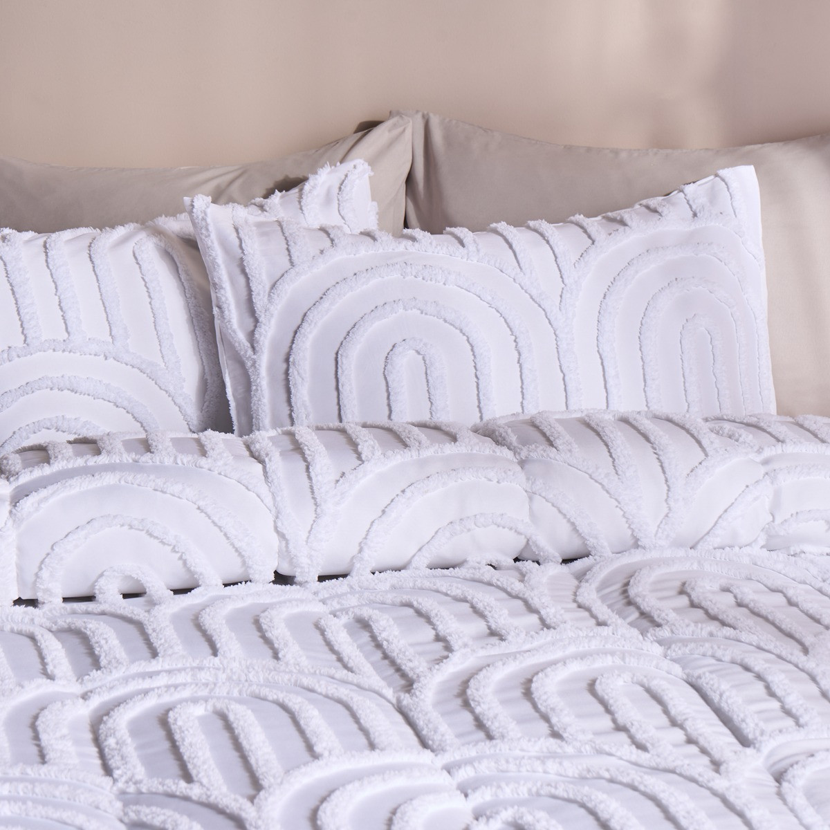 OHS Tufted Arches Quilted Coverless 7.5 Tog Duvet Set, White - Double>