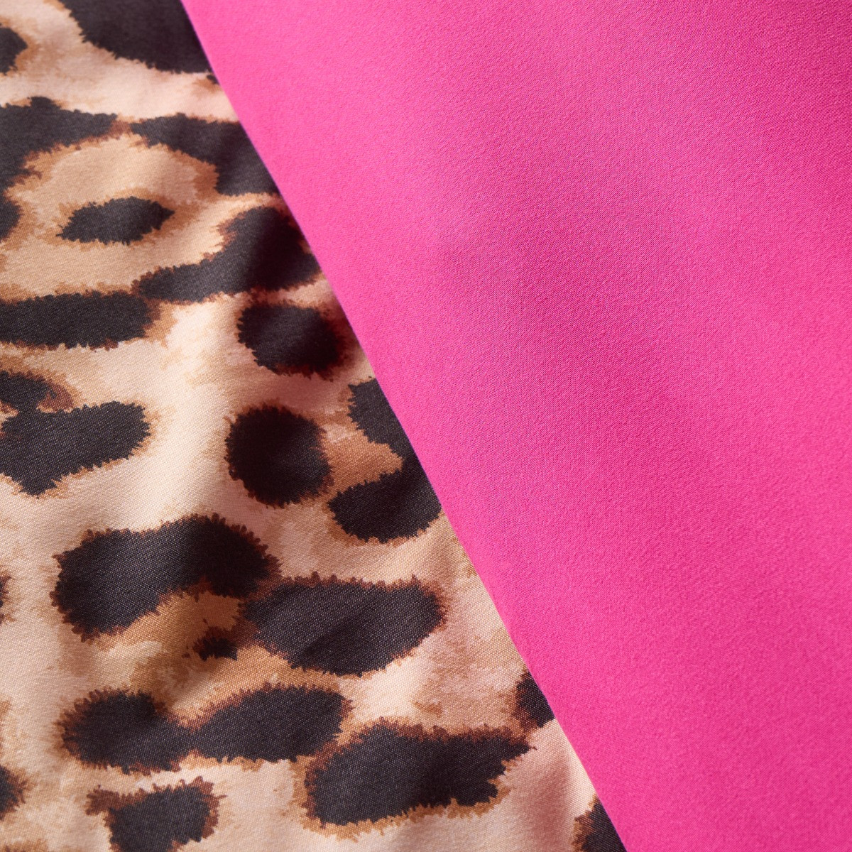 OHS Leopard Print Reversible Duvet Cover Set - Natural/Hot Pink>