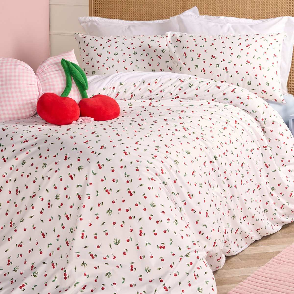 OHS Ditsy Cherry Duvet Set, White/Red - King>