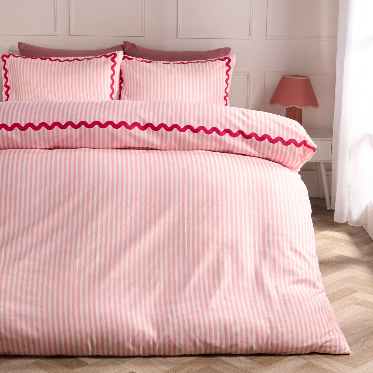 OHS Wave Border Stripe Print Duvet Set, Pink - Single>