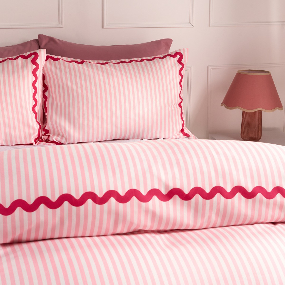 OHS Wave Border Stripe Print Duvet Set, Pink - Double>