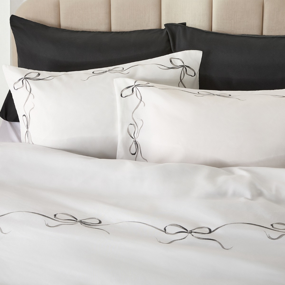OHS Bow Border Duvet Cover Set, White/Black - Single>