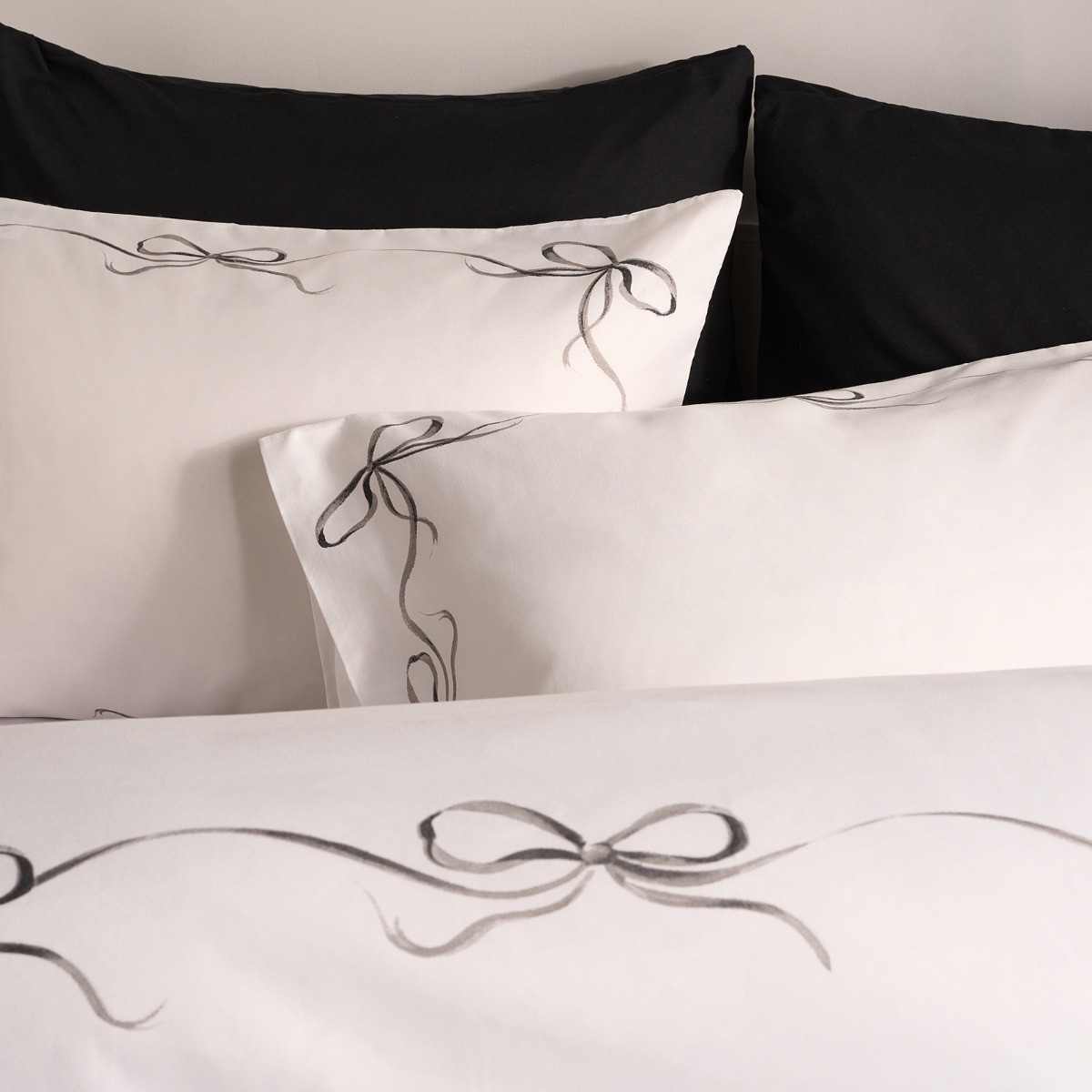 OHS Bow Border Duvet Cover Set, White/Black - Single>