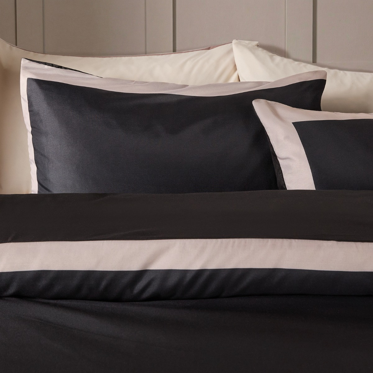 OHS Contrast Border Duvet Cover Set, Black/Stone - Double>