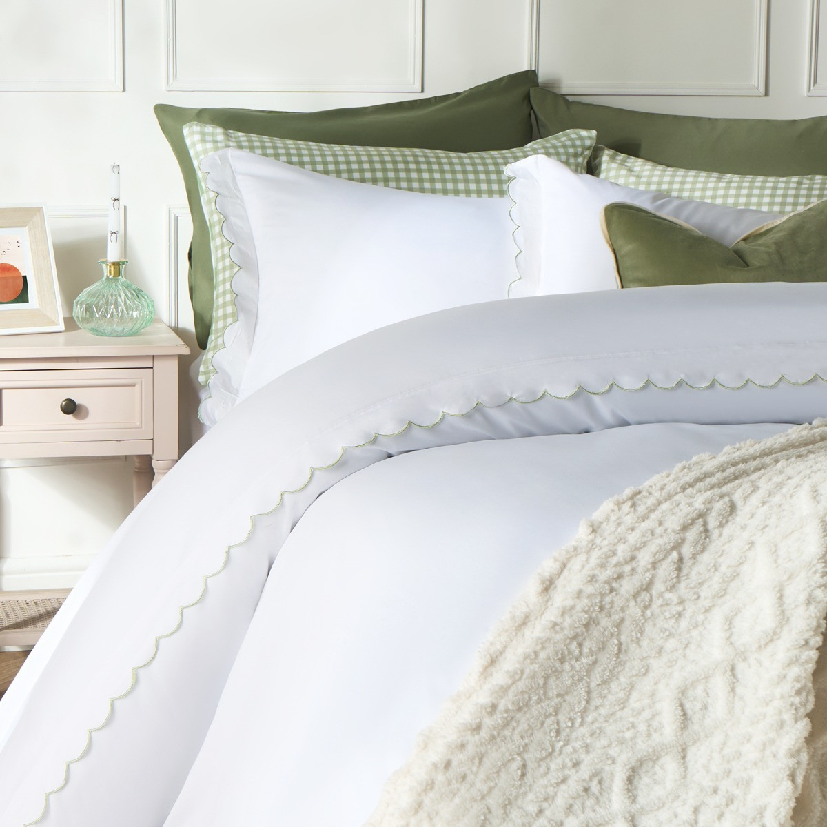 OHS Scallop Edge Contrast Duvet Cover Set, White/Sage - Double>