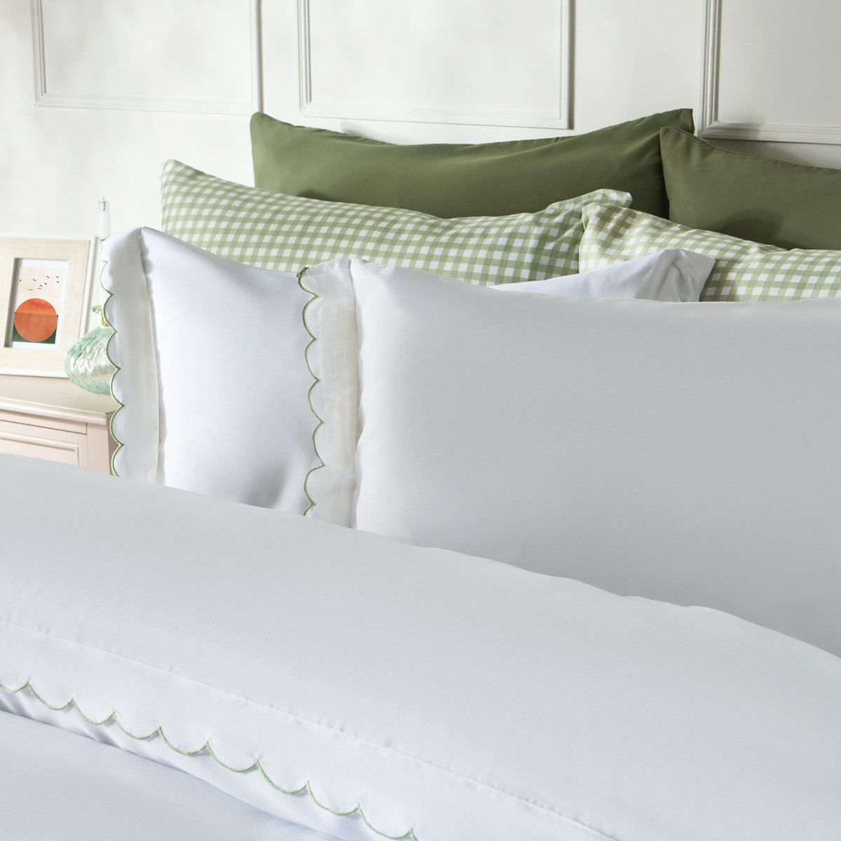 OHS Scallop Edge Contrast Duvet Cover Set, White/Sage - Double>