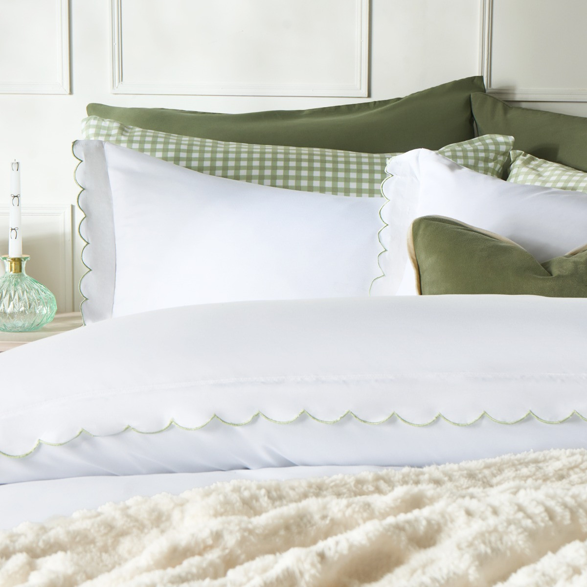 OHS Scallop Edge Contrast Duvet Cover Set, White/Sage - Double>