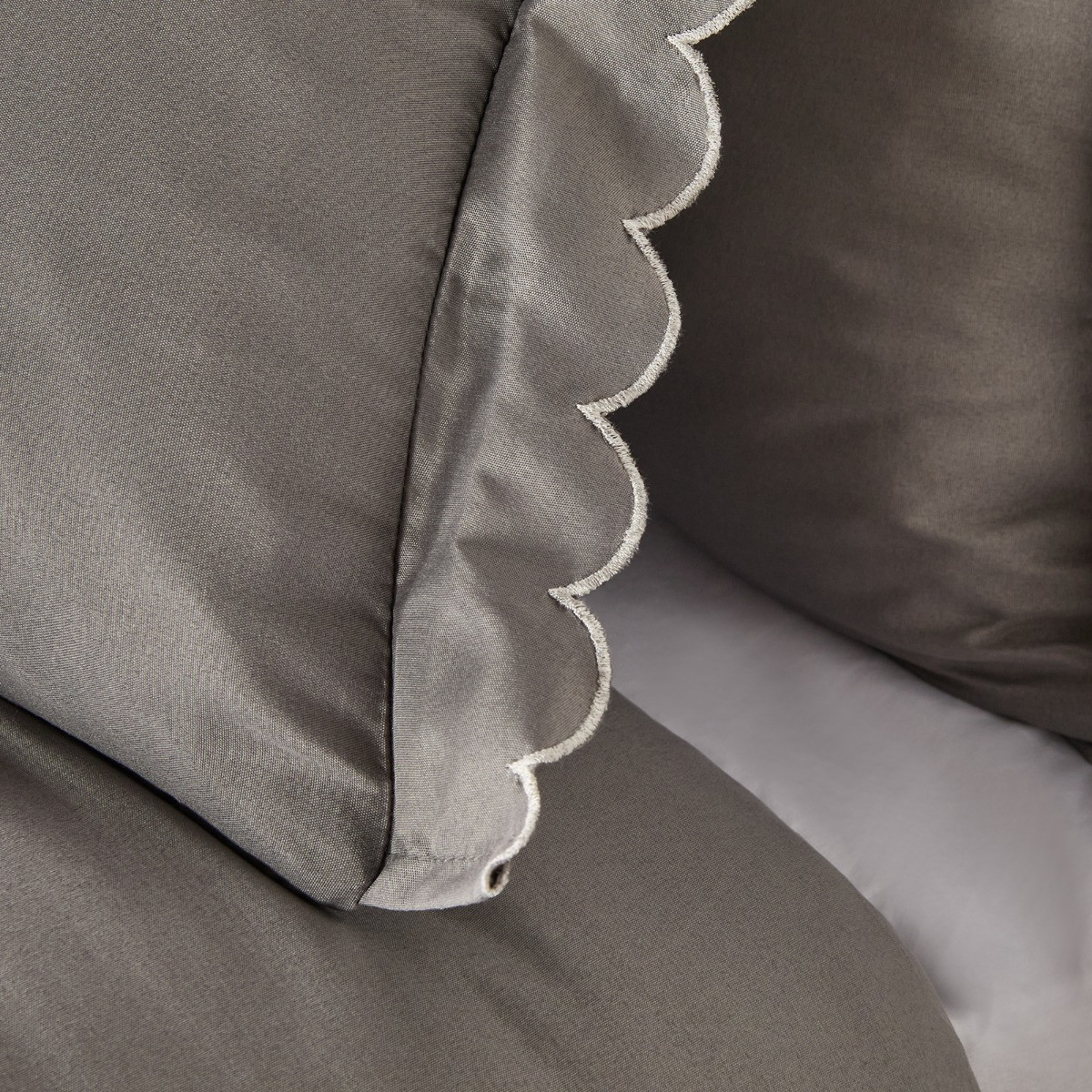 OHS Scallop Edge Contrast Duvet Cover Set, Grey/Silver - Single>