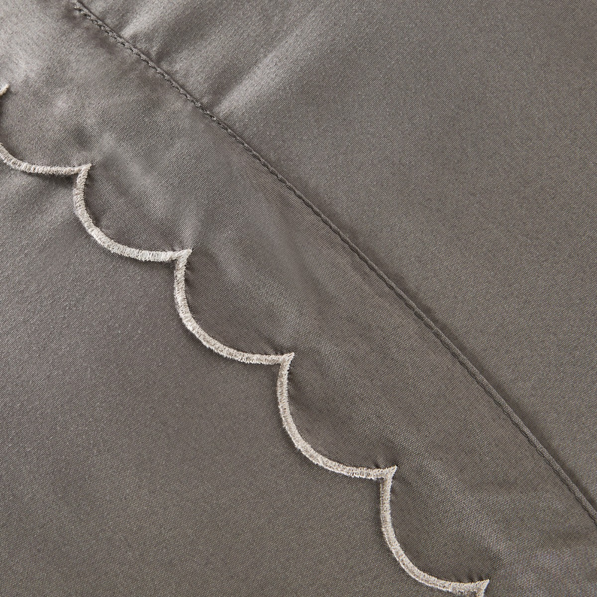 OHS Scallop Edge Contrast Duvet Cover Set - Grey/Silver>