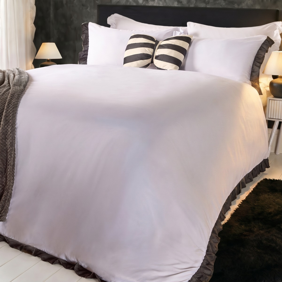 OHS Frill Edge Duvet Set - Monochrome>