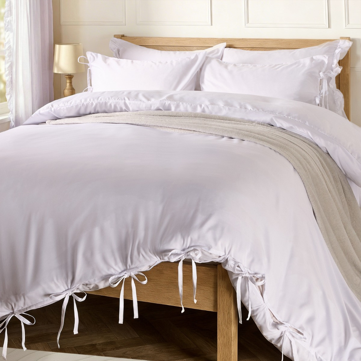 OHS Bow Tie Plain Dye Duvet Set - White>