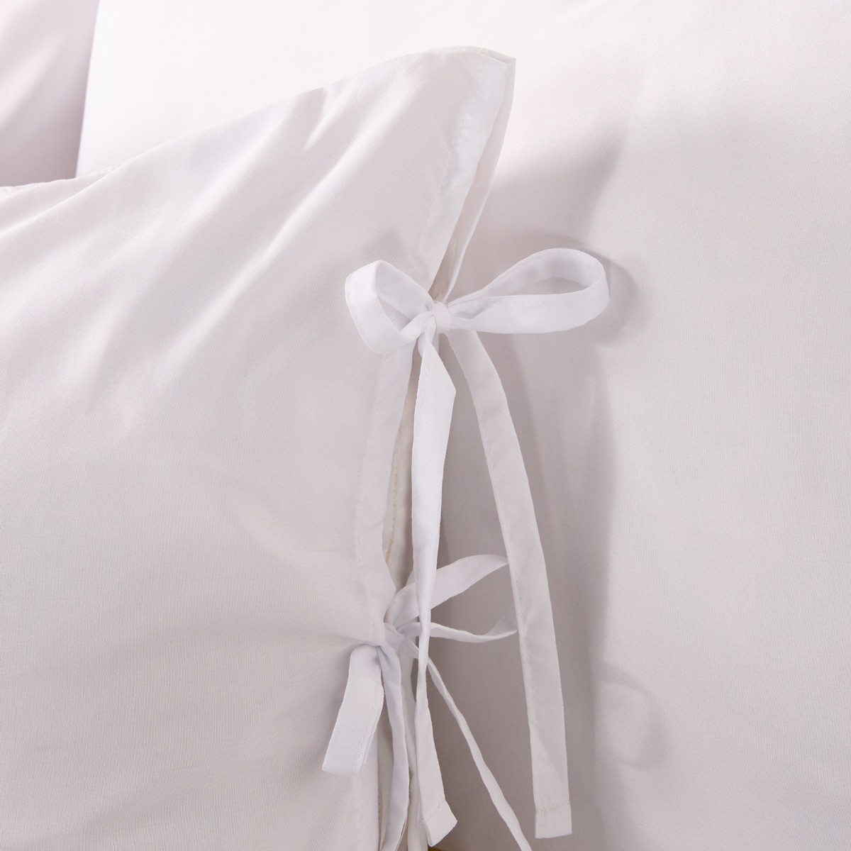 OHS Bow Tie Plain Dye Duvet Set, White - Double>