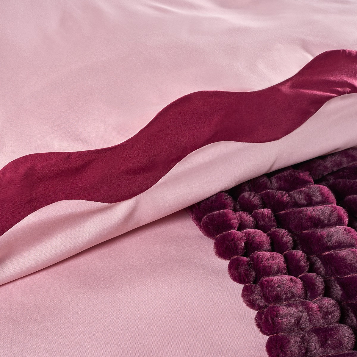 OHS Scallop Edge Duvet Cover Set - Blush/Burgundy>