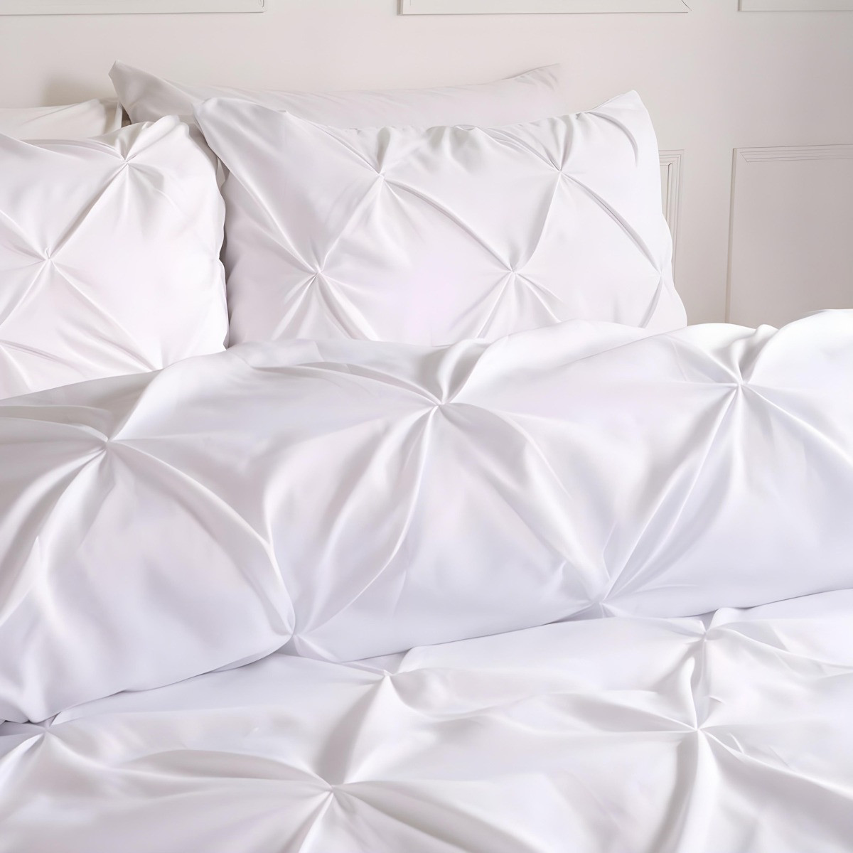 OHS Diamond Pintuck Pinch Pleat Duvet Cover Set, White - Double>