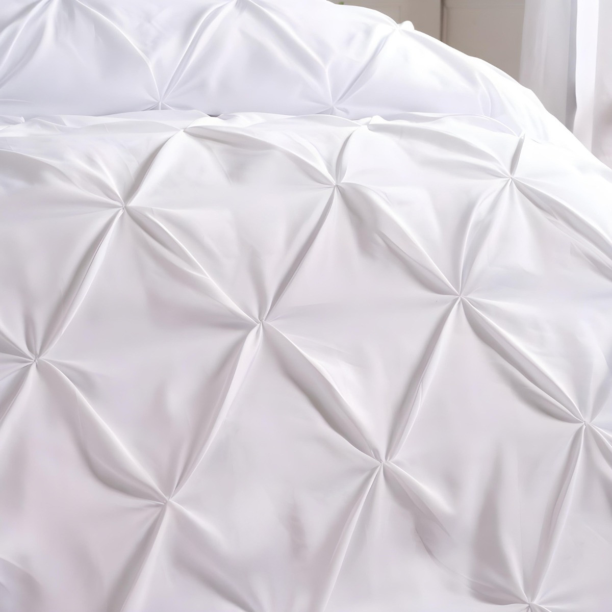 OHS Diamond Pintuck Pinch Pleat Duvet Cover Set, White - Double>