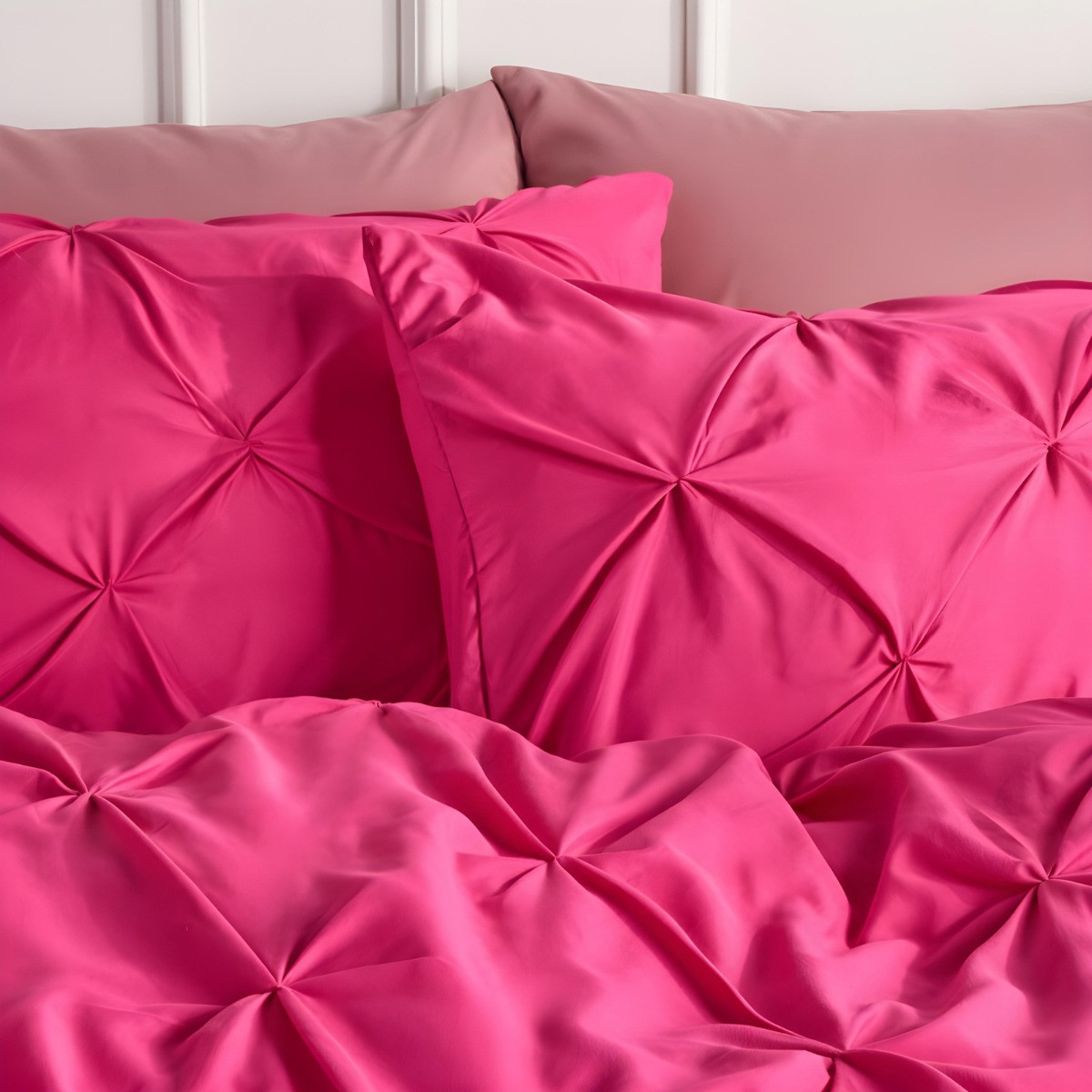 OHS Diamond Pintuck Pinch Pleat Duvet Set, Hot Pink - Super King>