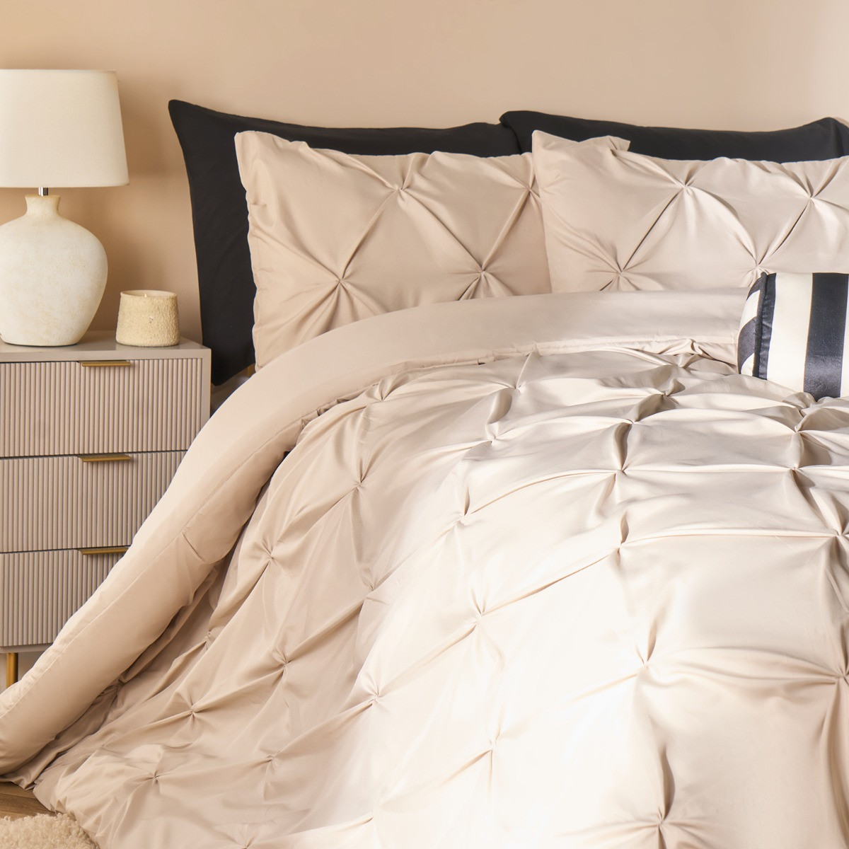 OHS Diamond Pintuck Pinch Pleat Duvet Set, Natural - King>