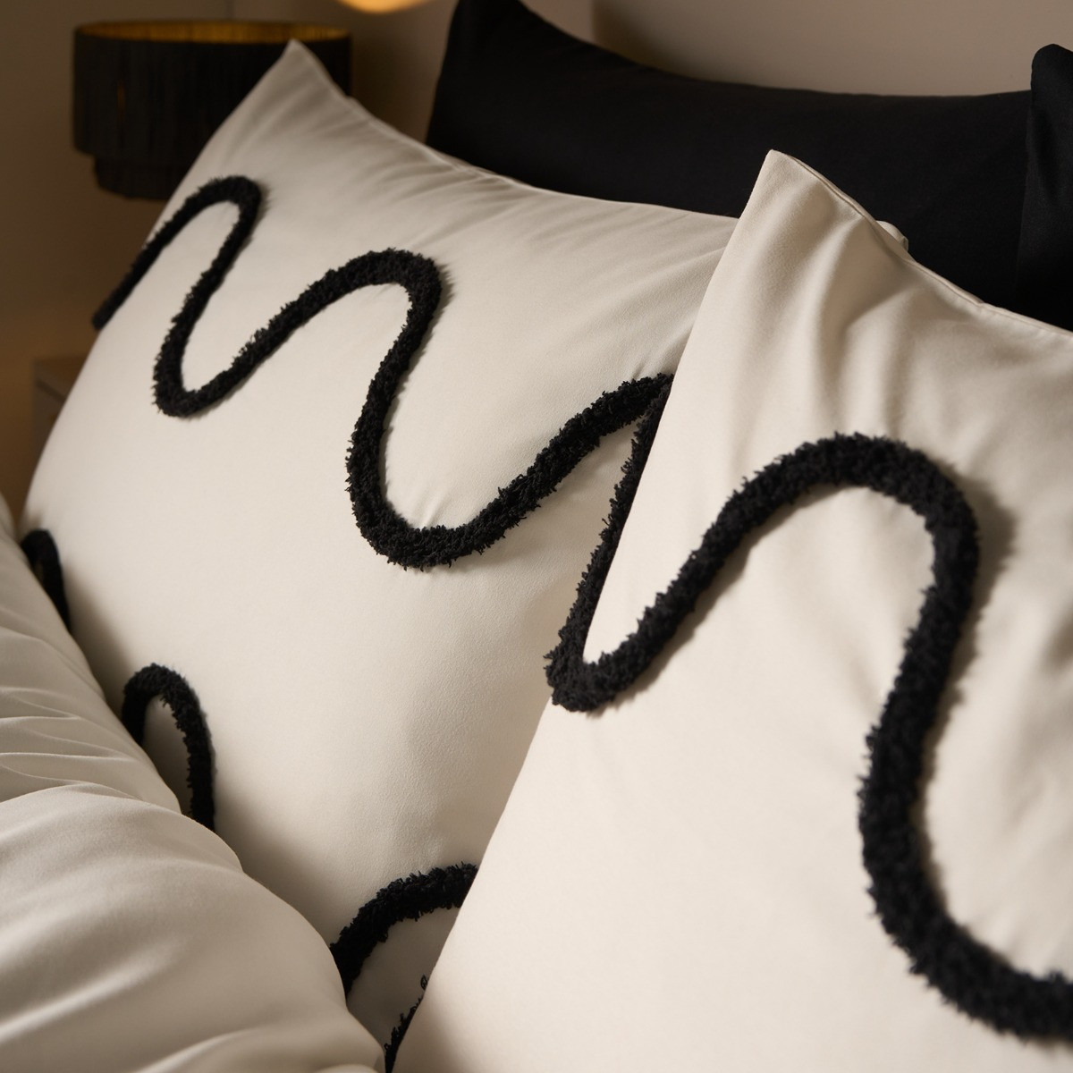 OHS Tufted Wave Duvet Set - Monochrome>