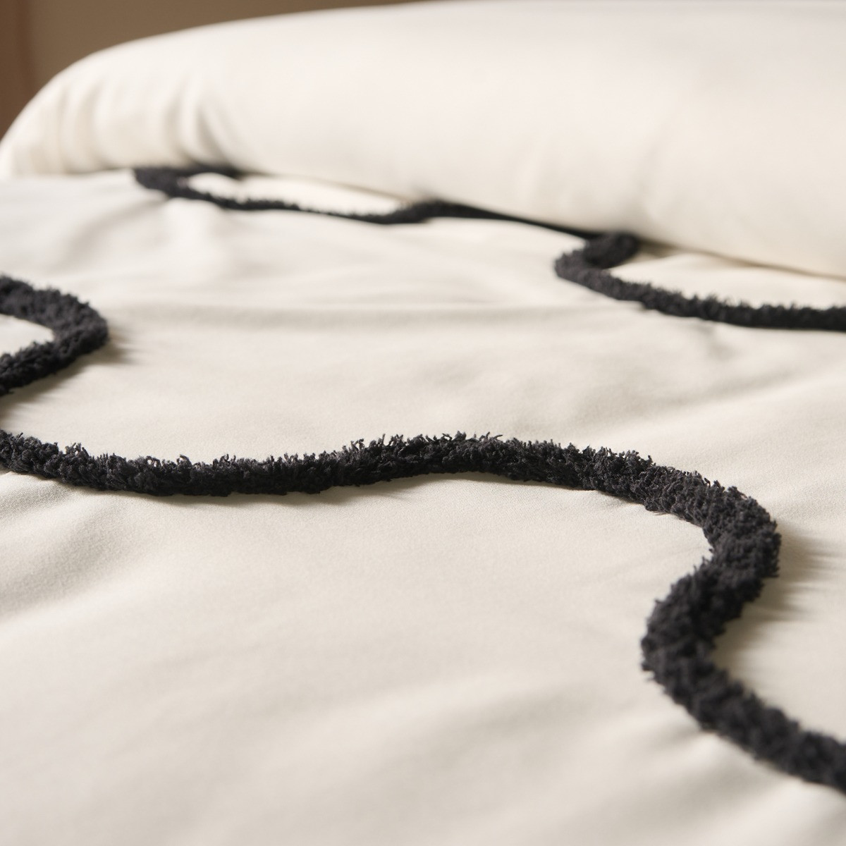 OHS Tufted Wave Duvet Set - Monochrome>
