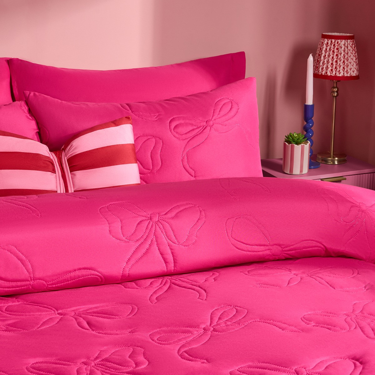 OHS Bows Quilted Duvet Set, Hot Pink - Single>