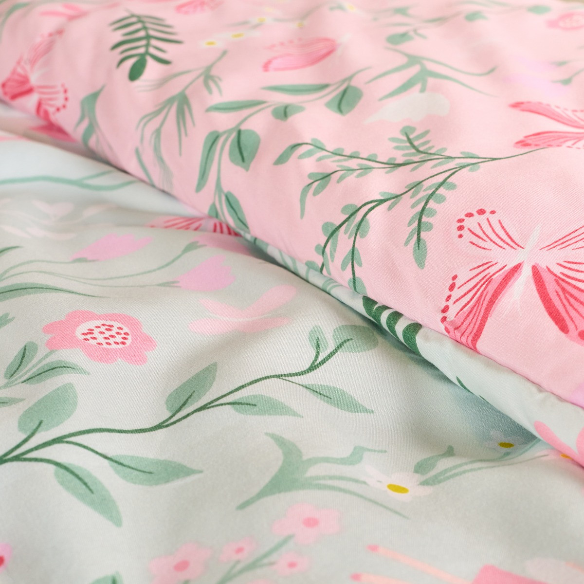 OHS Enchanted Unicorn Print Duvet Cover Set - Sage/Pink>