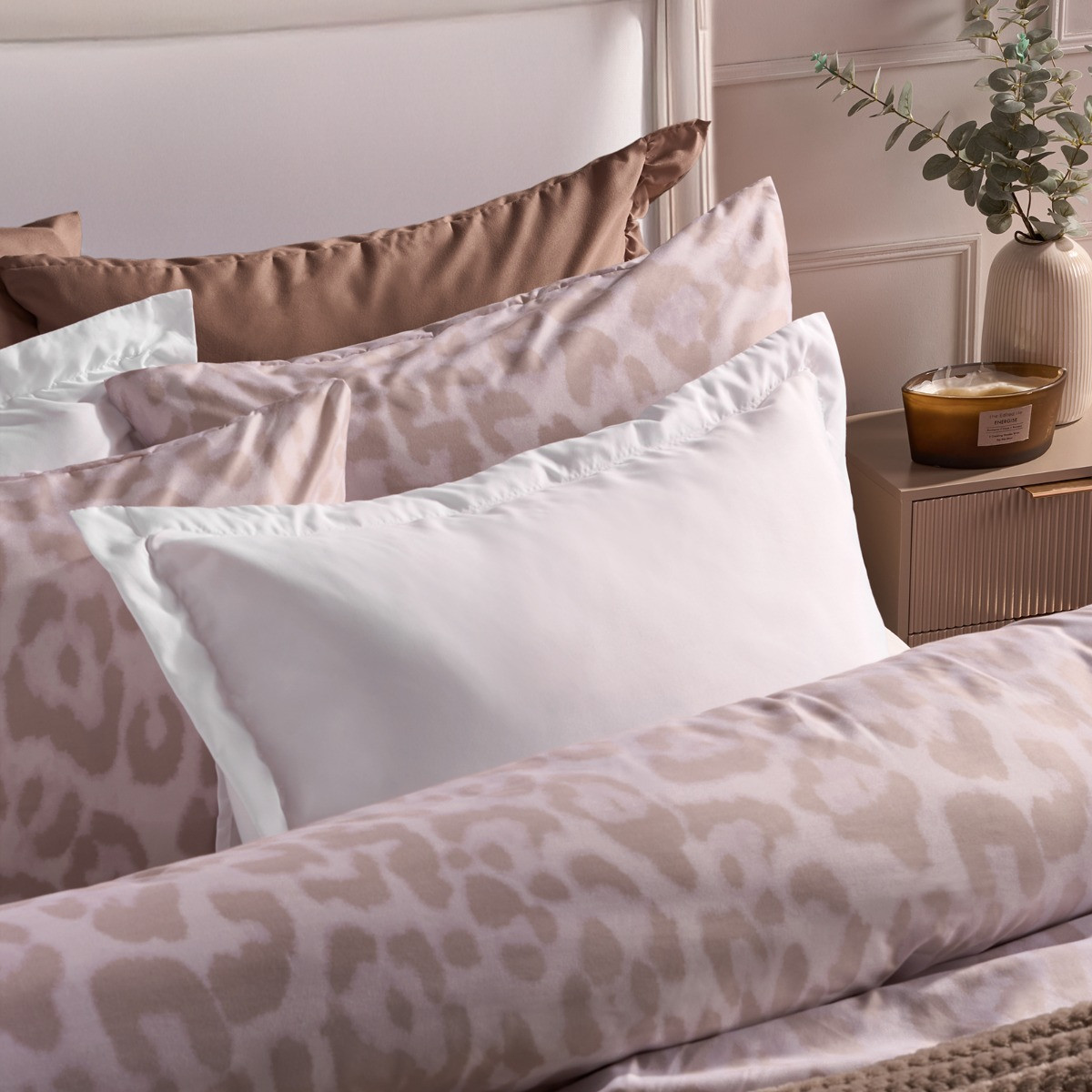 OHS Plain Dyed Oxford Pillowcases - White>