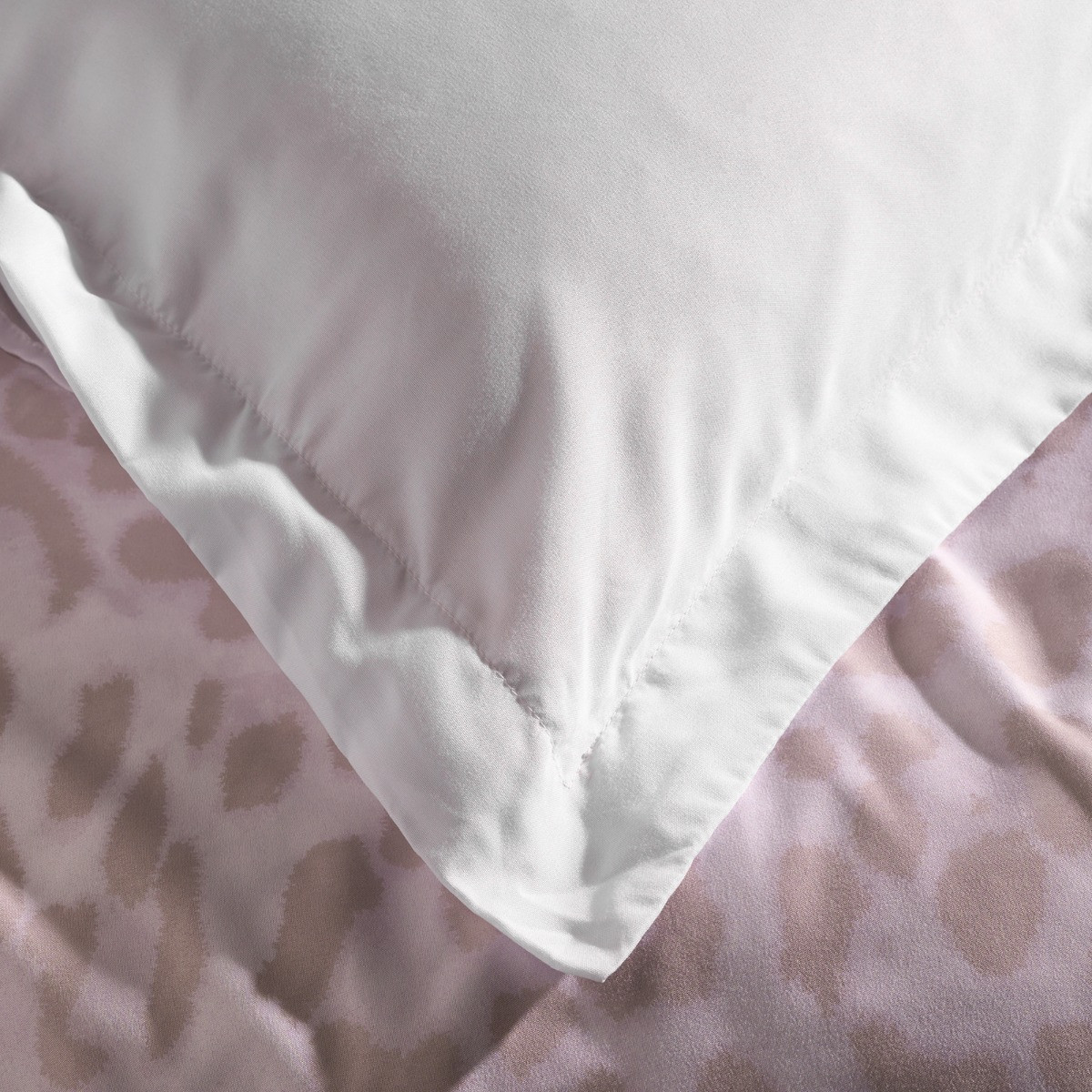 OHS Plain Dyed Oxford Pillowcases - White>