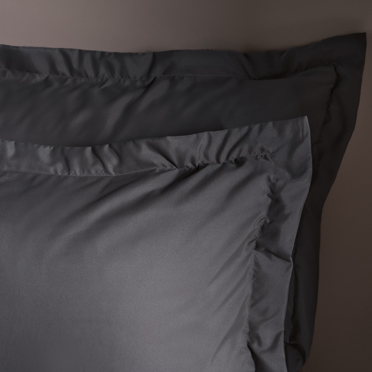 OHS Plain Dyed Oxford Pillowcases - Charcoal>